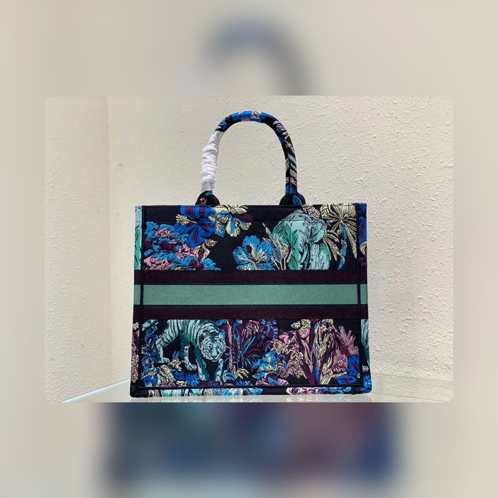 Anum Bags Detail