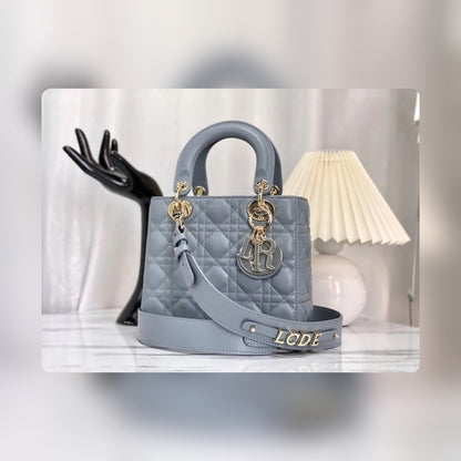 Anum Bags Detail
