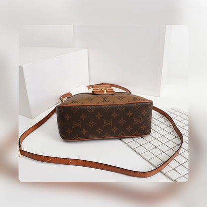 Anum Bags Detail
