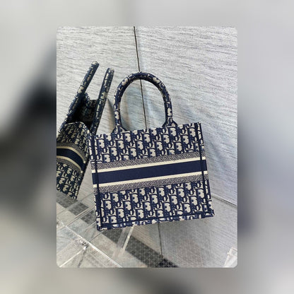 Anum Bags Detail
