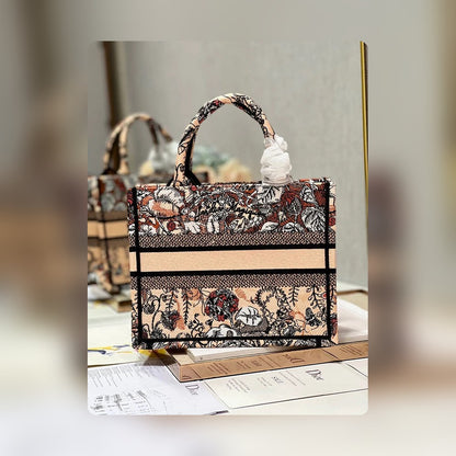 Anum Bags Detail