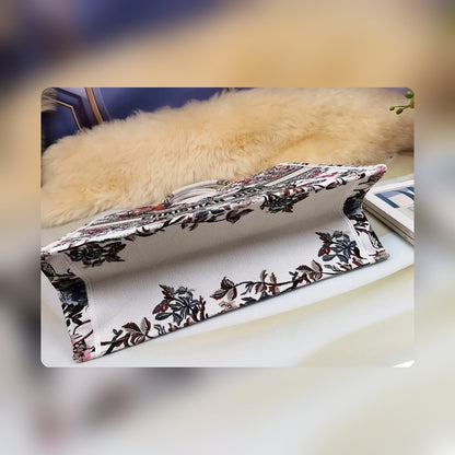 Anum Bags Detail