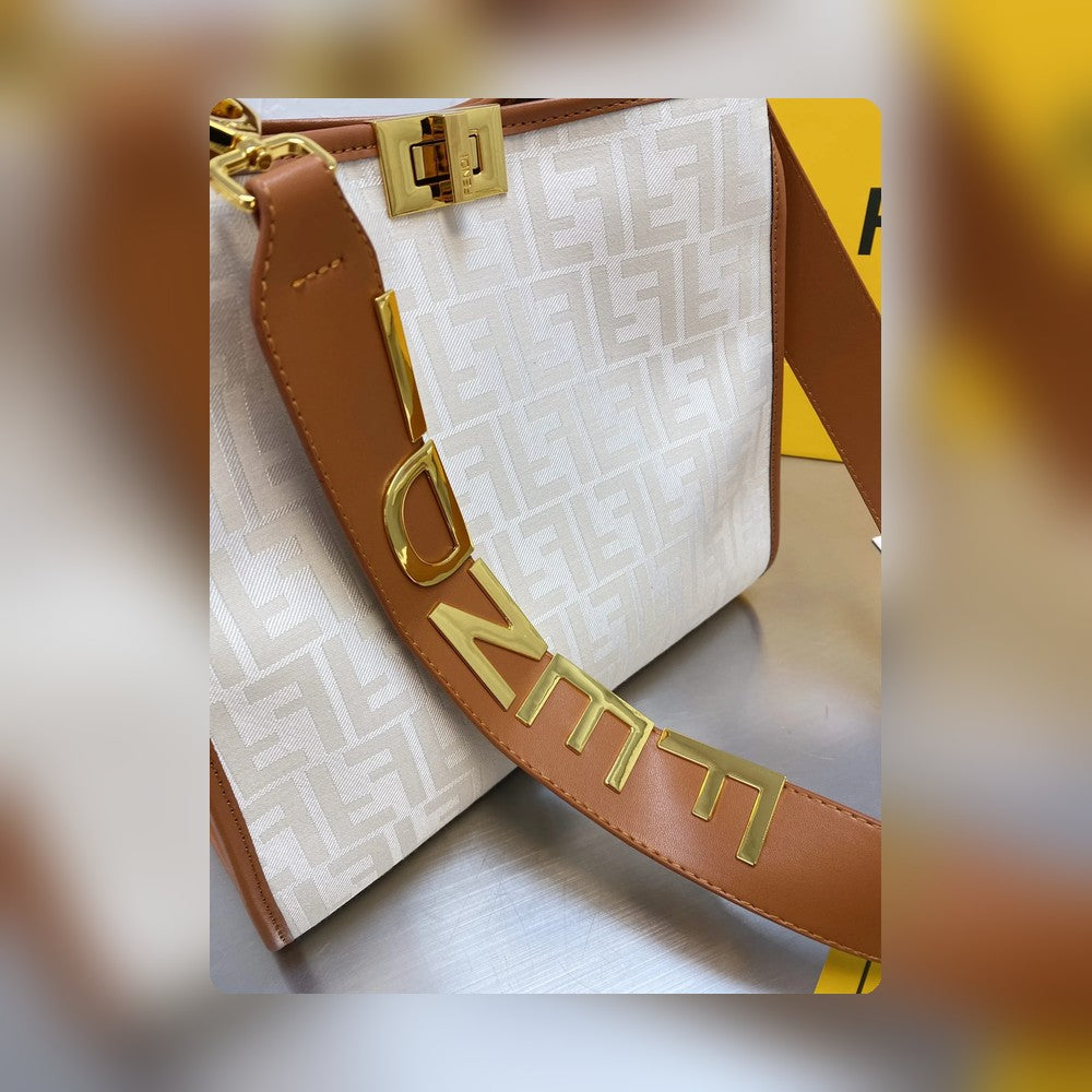 Anum Bags Detail