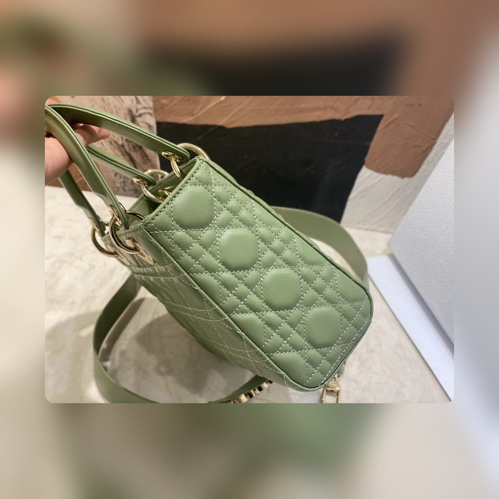 Anum Bags Detail