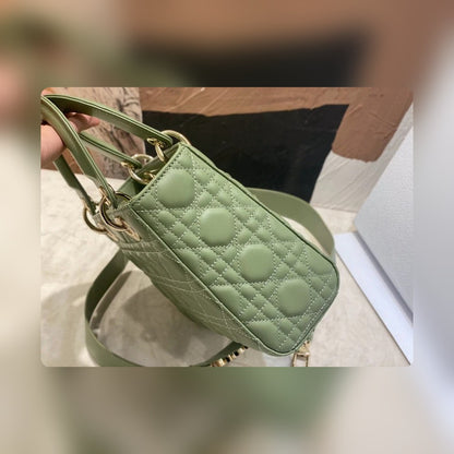 Anum Bags Detail