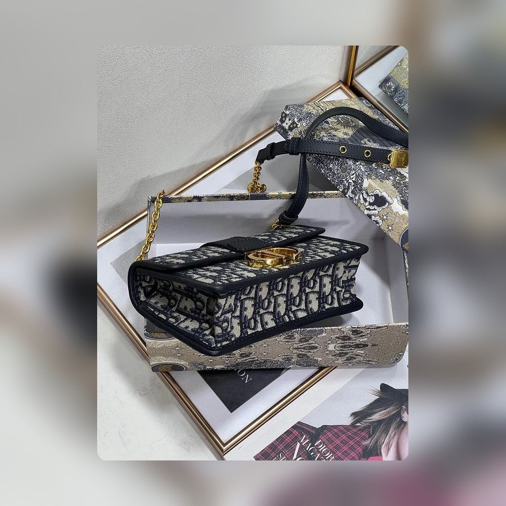 Anum Bags Detail