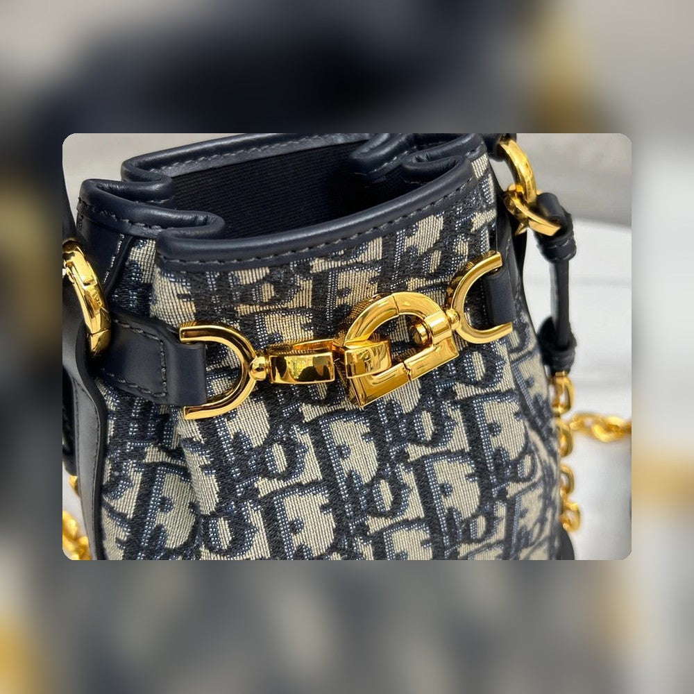 Anum Bags Detail
