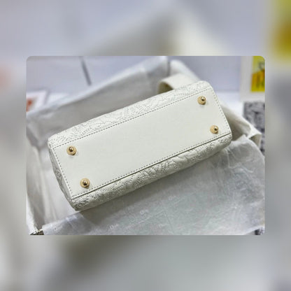 Anum Bags Detail