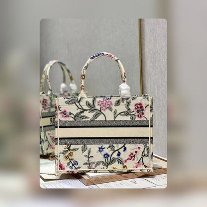 Anum Bags Detail