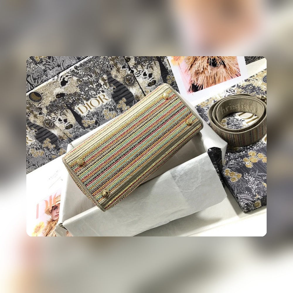 Anum Bags Detail