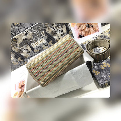 Anum Bags Detail