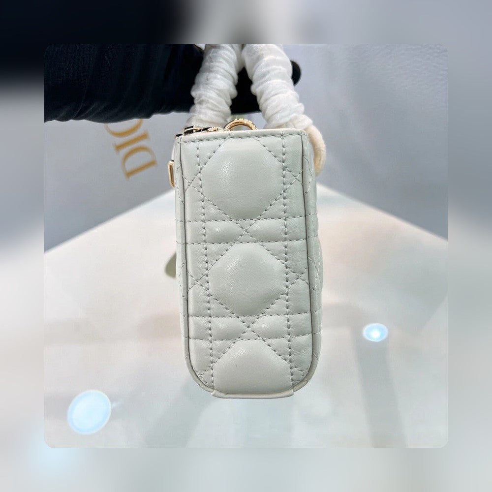 Anum Bags Detail