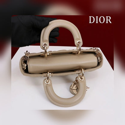 Anum Bags - Best High-End Brands in One Place - AFFORDABLE LUXURY BAGS - 19044