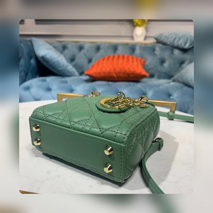 Anum Bags Detail