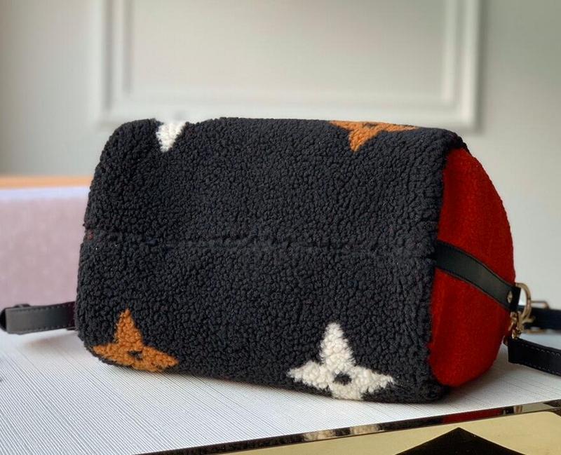 Anum Bags Detail
