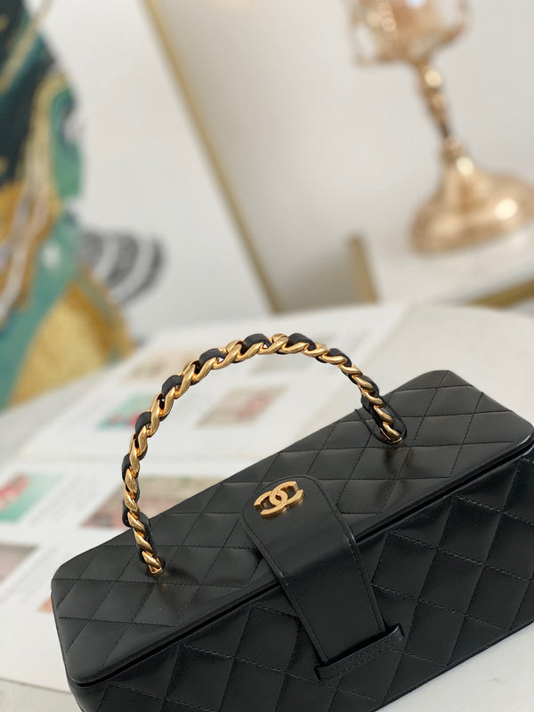 Anum Bags Detail