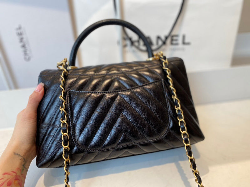 Anum Bags Detail