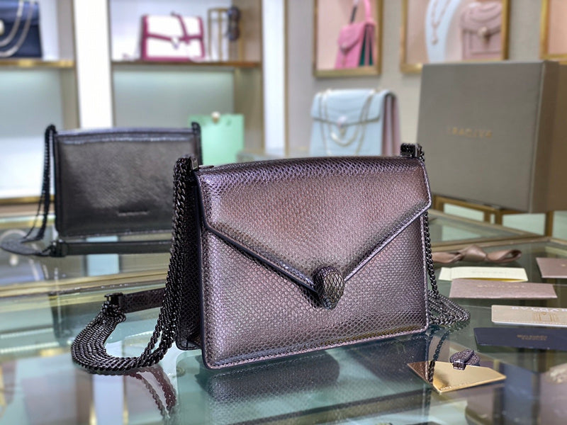 Anum Bags Detail