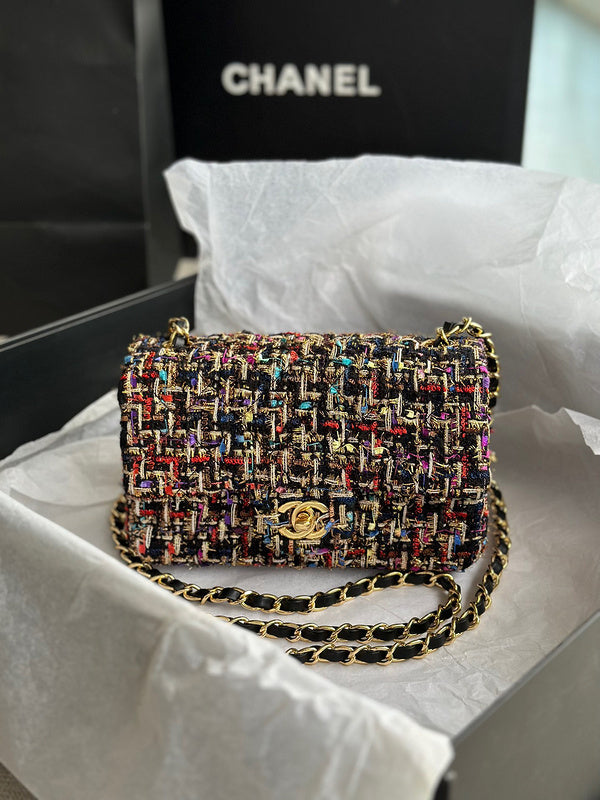 Anum Bags Detail