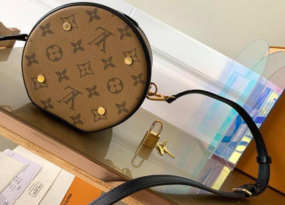Anum Bags Detail