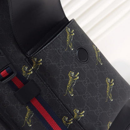 Anum Bags Detail