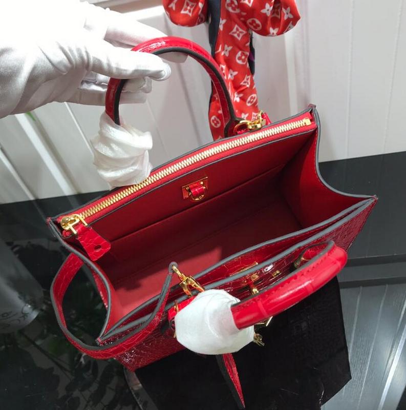 Anum Bags Detail