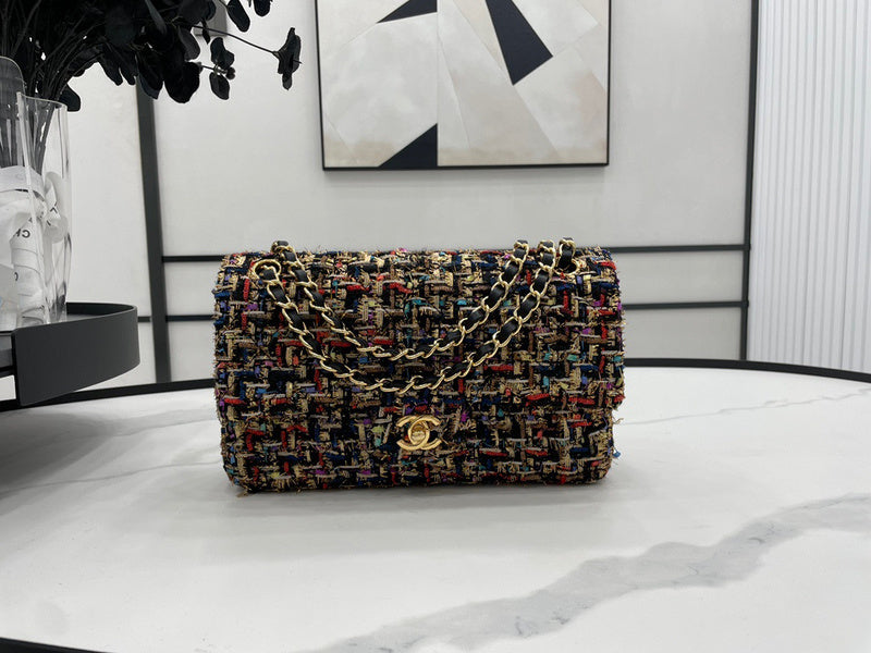 Anum Bags Detail