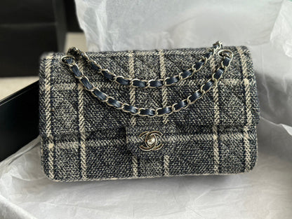 Anum Bags Detail