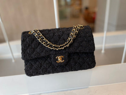 Anum Bags Detail