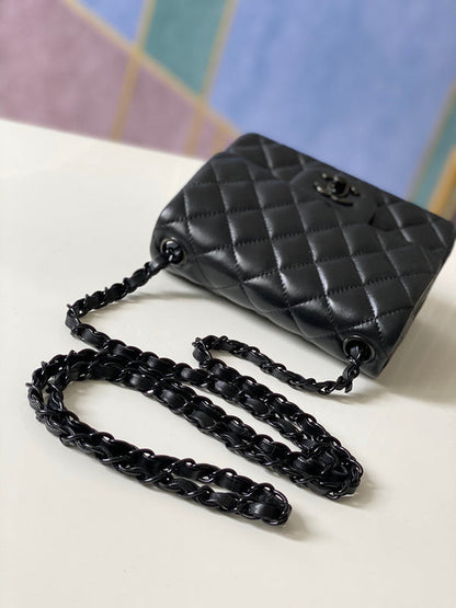 Anum Bags Detail