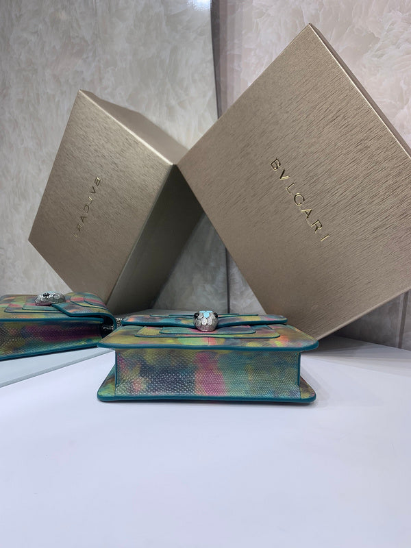 Anum Bags Detail