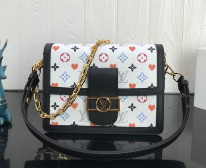Anum Bags Detail
