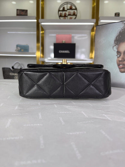 Anum Bags Detail