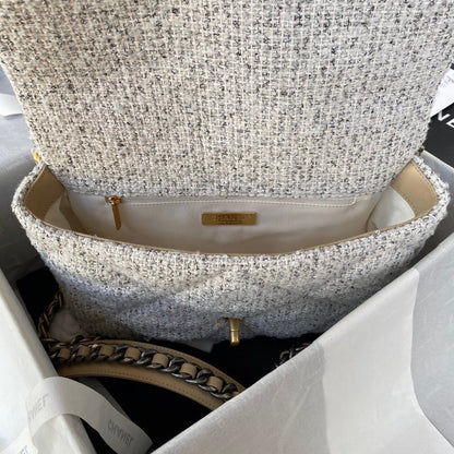 Anum Bags Detail