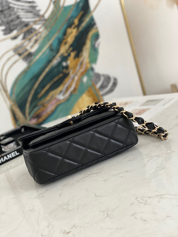 Anum Bags Detail