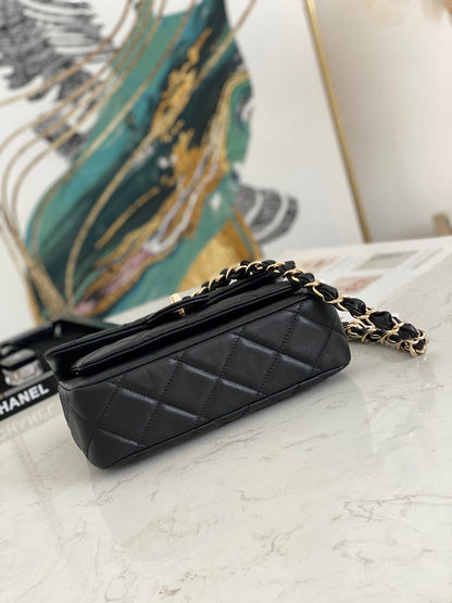 Anum Bags Detail
