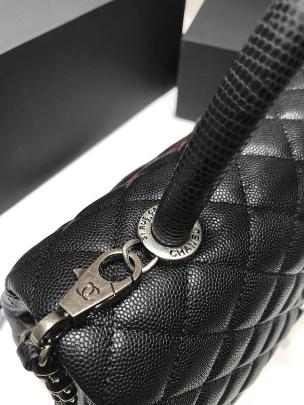Anum Bags Detail