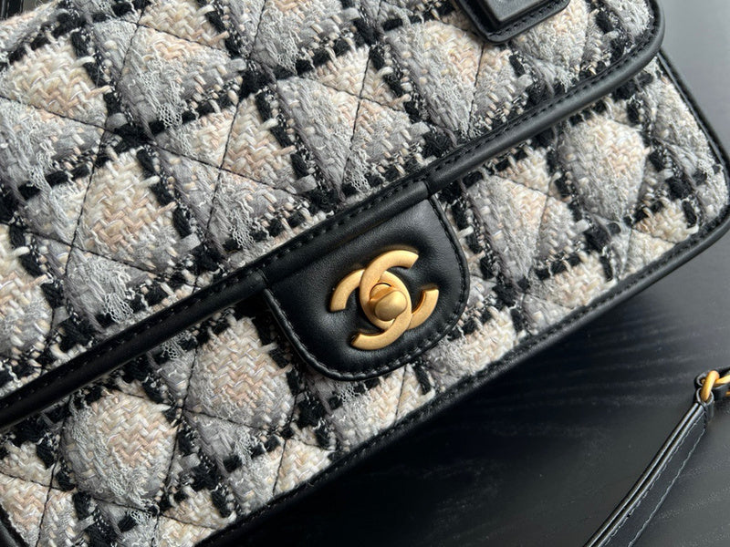 Anum Bags Detail