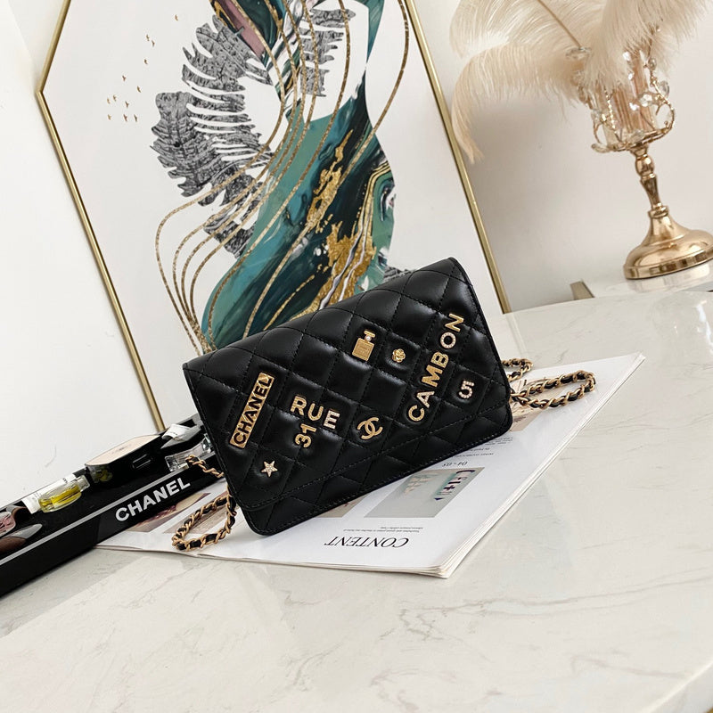 Anum Bags Detail