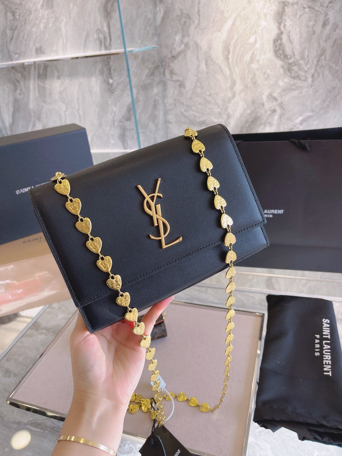 Anum Bags Detail