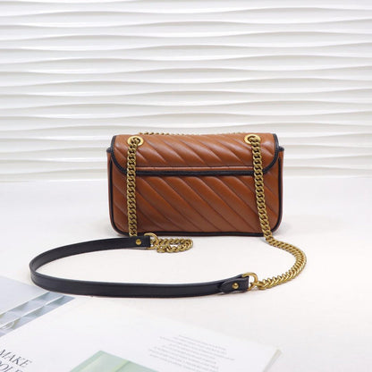 Anum Bags Detail