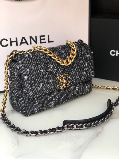 Anum Bags Detail
