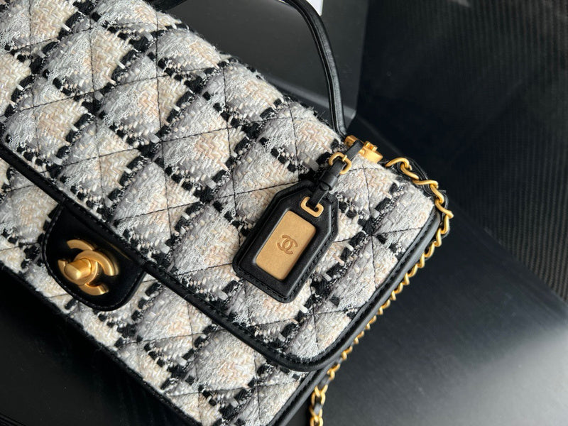 Anum Bags Detail