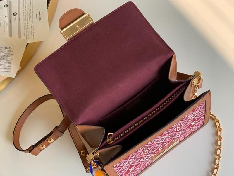 Anum Bags Detail