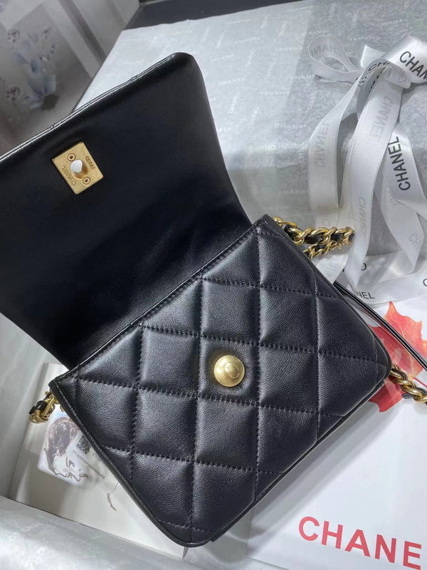 Anum Bags Detail