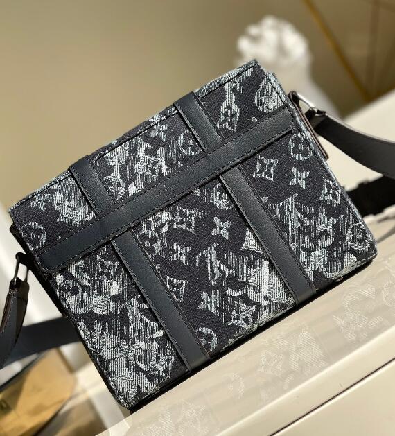 Anum Bags Detail