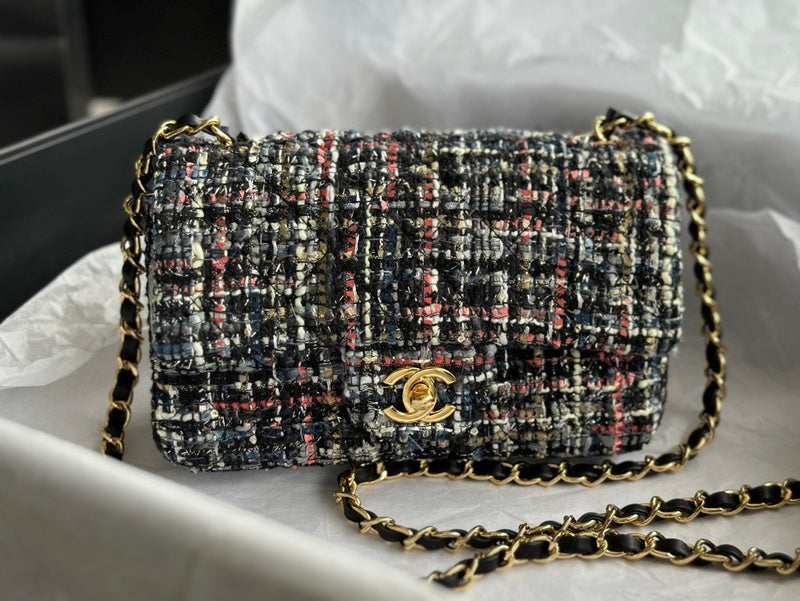 Anum Bags Detail