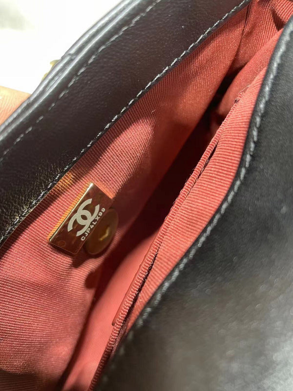Anum Bags Detail