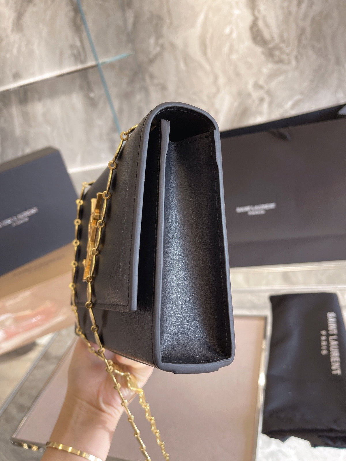 Anum Bags Detail