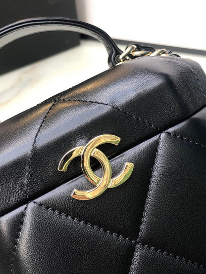 Anum Bags Detail